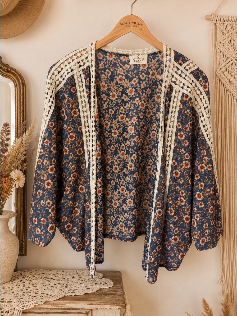 EMBER Western Romantic Ditsy Floral Crochet Lace Accent Kimono. Small. EUC